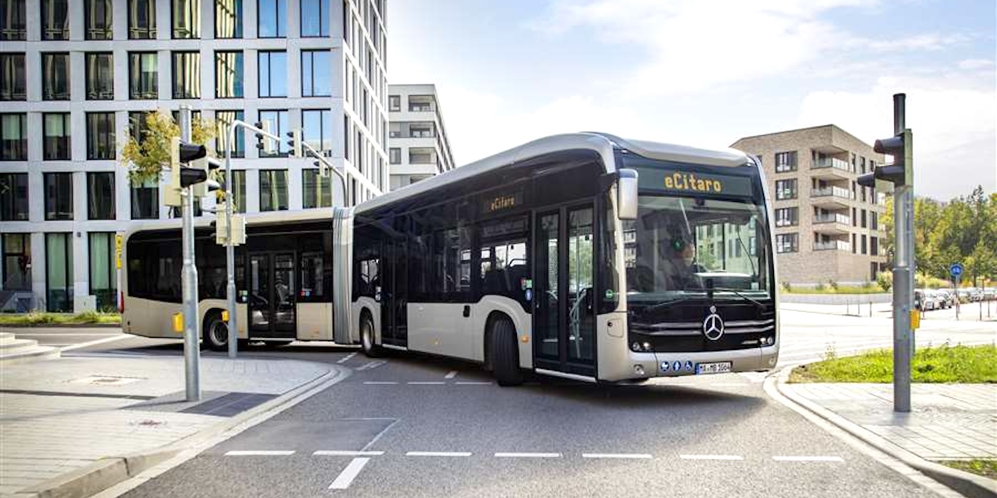 Hamburg orders 350 electric Daimler buses